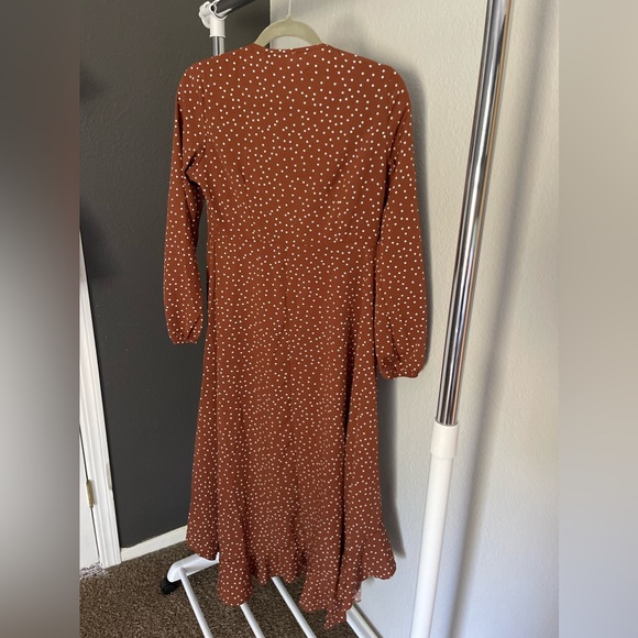 🚨NWT. Brown long sleeve wrap dress with white polka dots. Small. Bellanblue - Picture 6 of 12